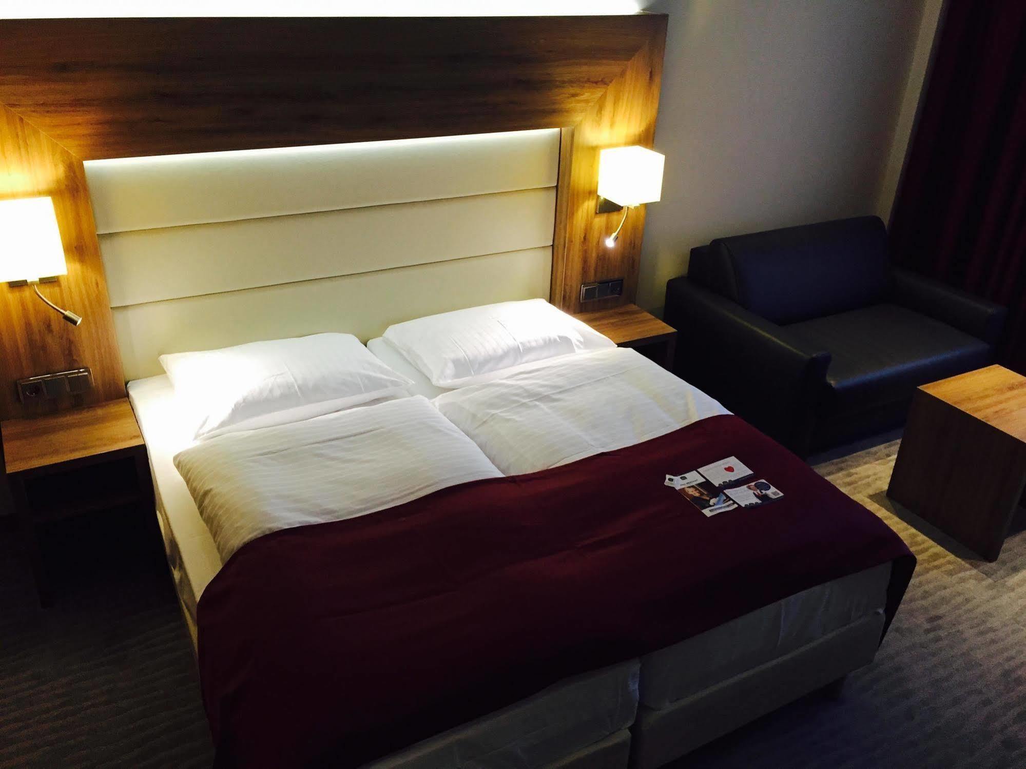 Best Western City Hotel บราวน์ชไวก์ ภายนอก รูปภาพ